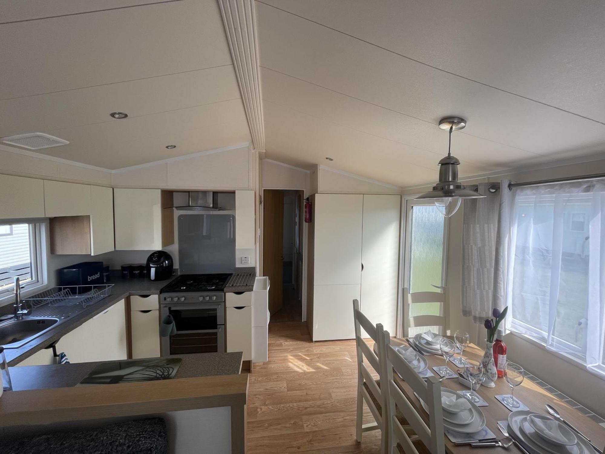 2 Bedroom Caravan, Edi Rita, Robin Hood, Pet Friendly Meliden Exterior photo